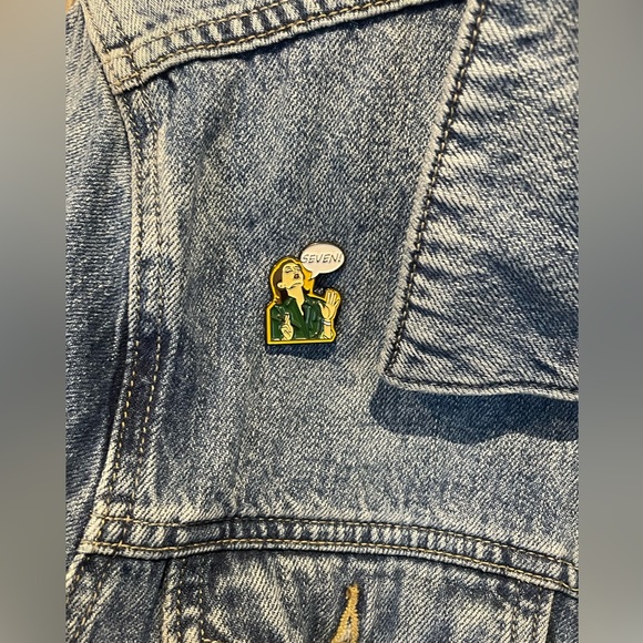 Friends Monica Geller Seven Enamel Pin - Picture 3 of 3